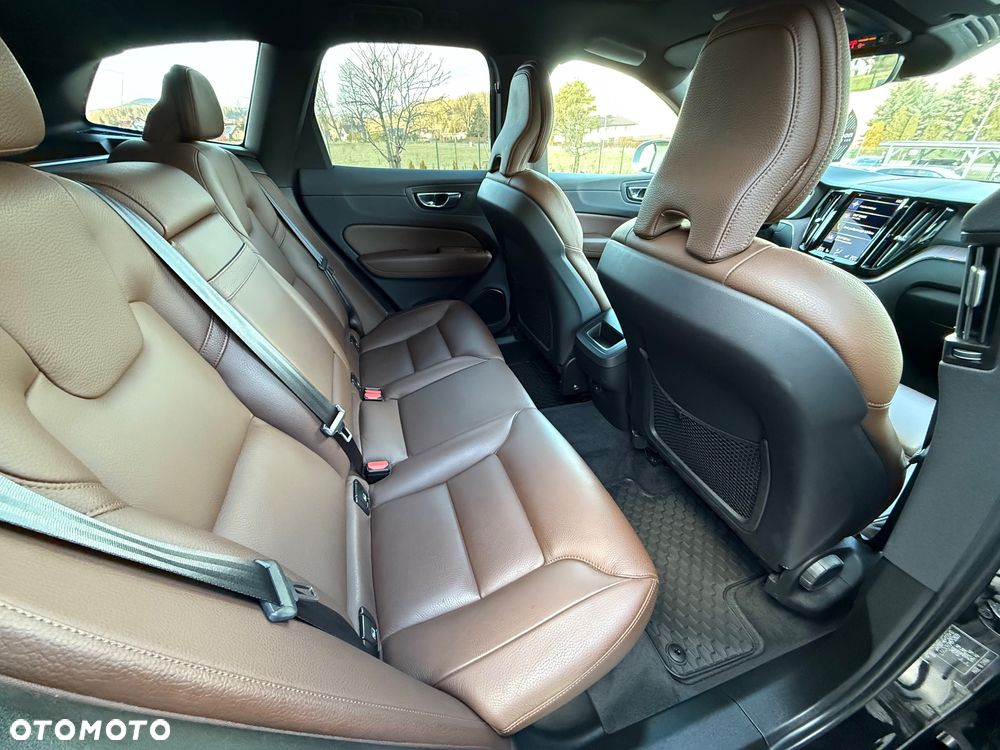 Volvo XC 60 B4 B Plus Bright - 27