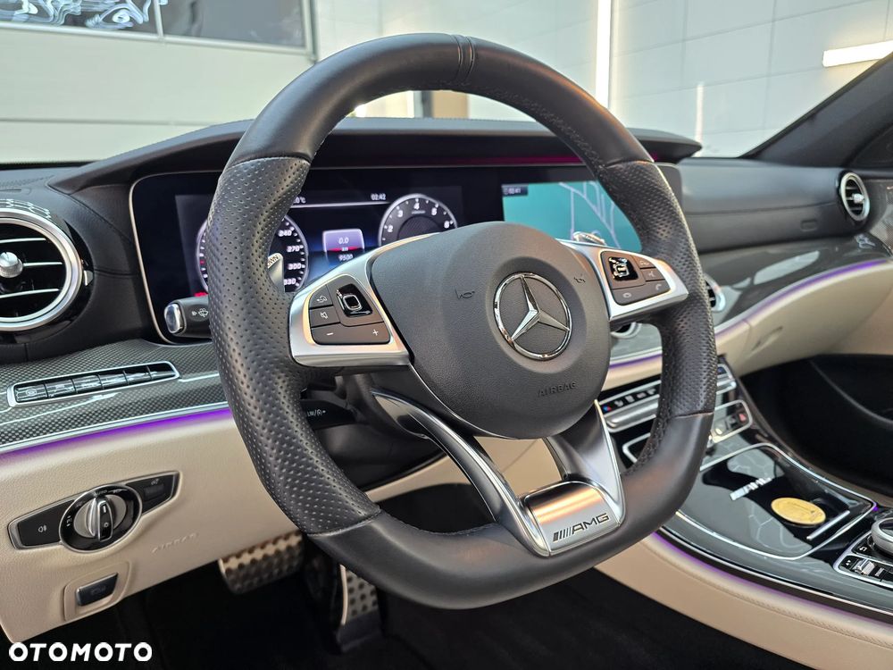 Mercedes-Benz Klasa E - 26