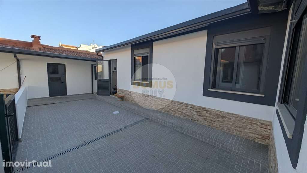 Moradia Térrea T2 + Anexo e Quintal - Baixa da Banheira - Grande imagem: 2/15