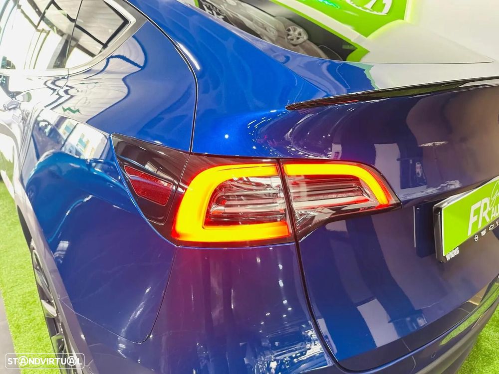Tesla Model Y Long Range Dual Motor AWD - 24