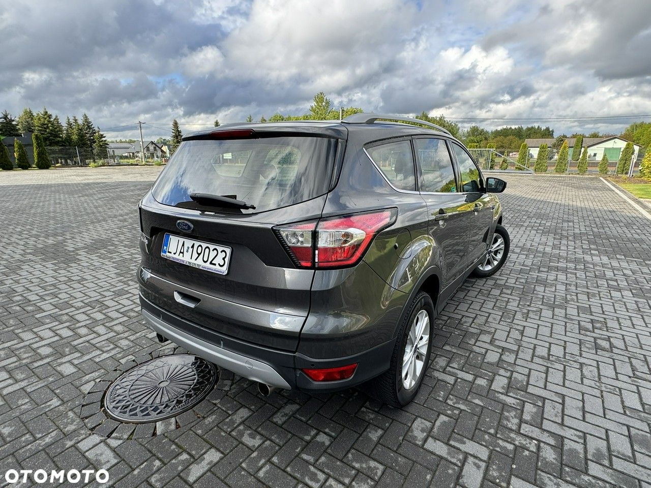 Ford Kuga - 2