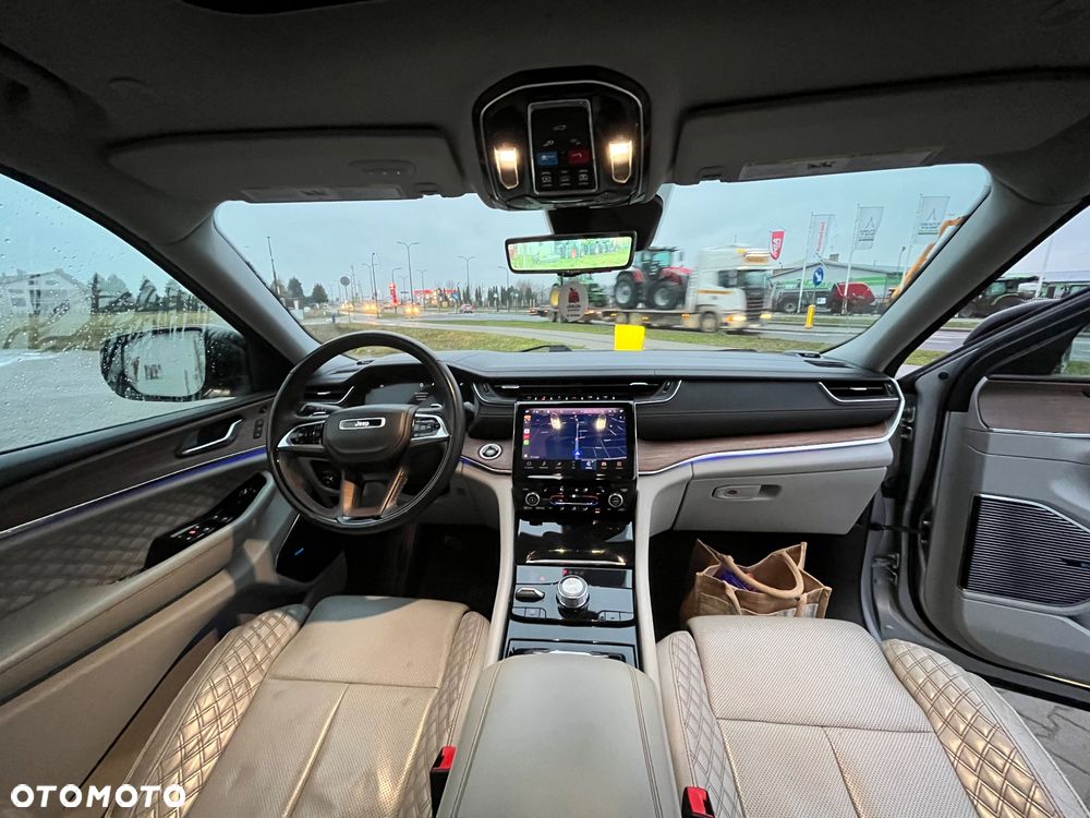 Jeep Grand Cherokee - 8