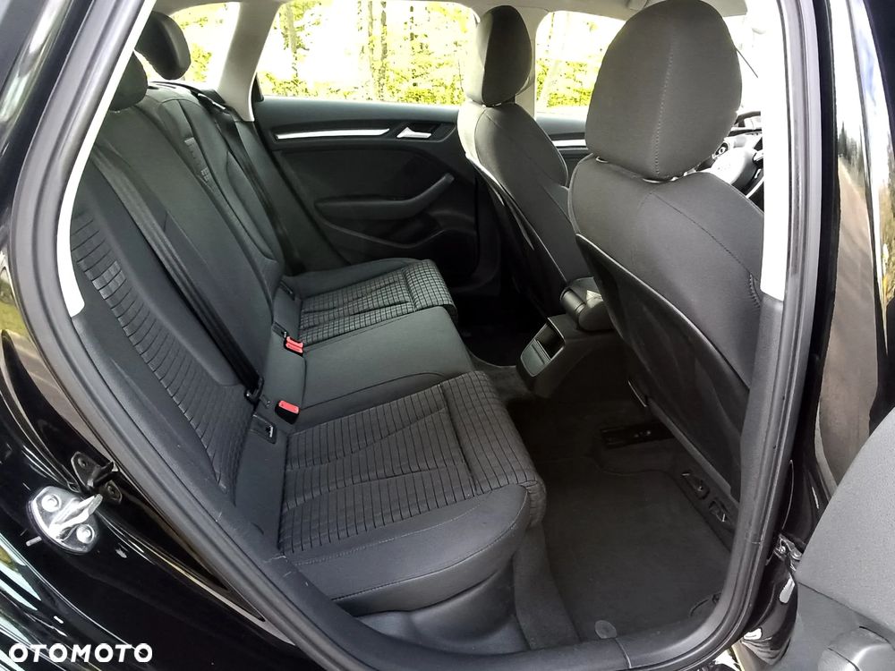 Audi A3 Sportback 1.4 TFSI S line Sportpaket - 19