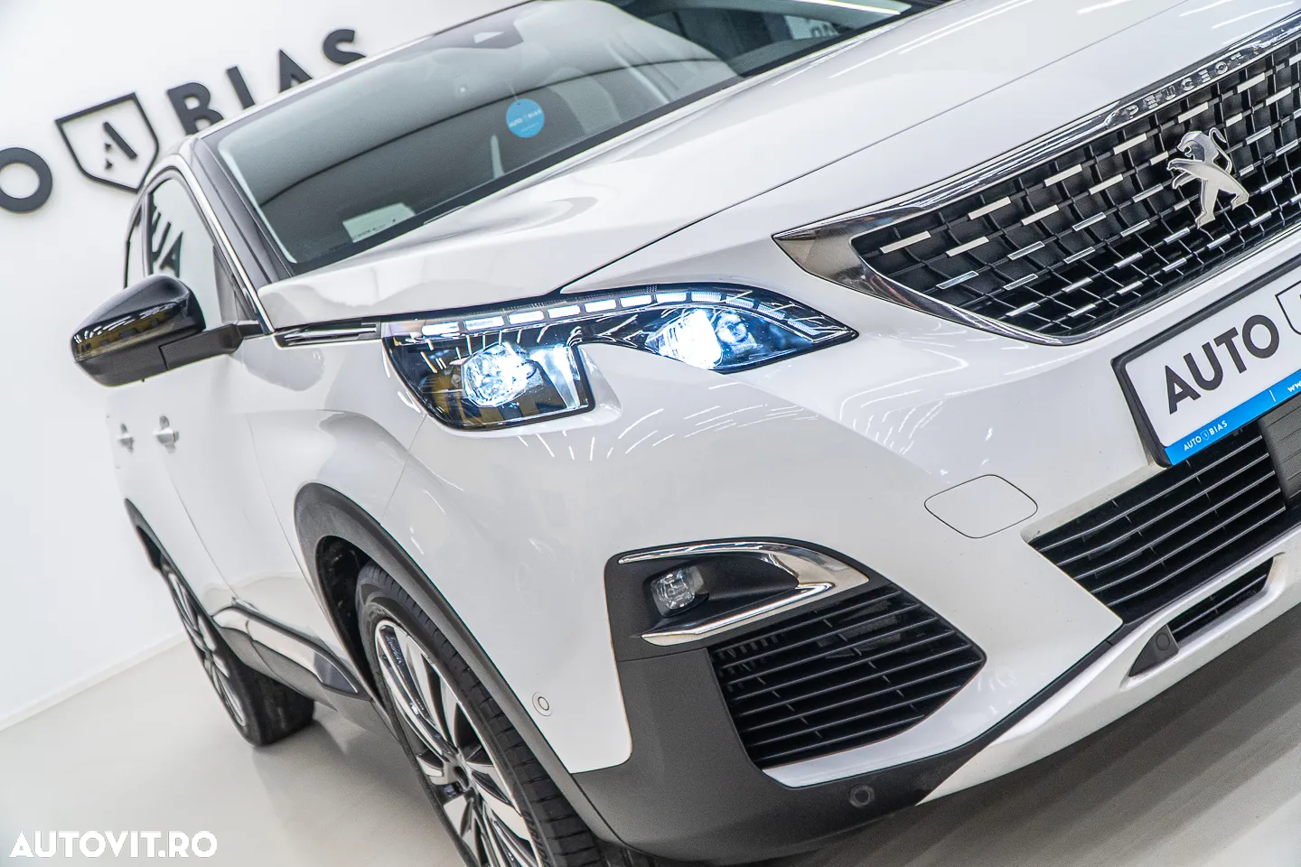 Peugeot 3008 1.2 PureTech S&S EAT8 Allure - 29