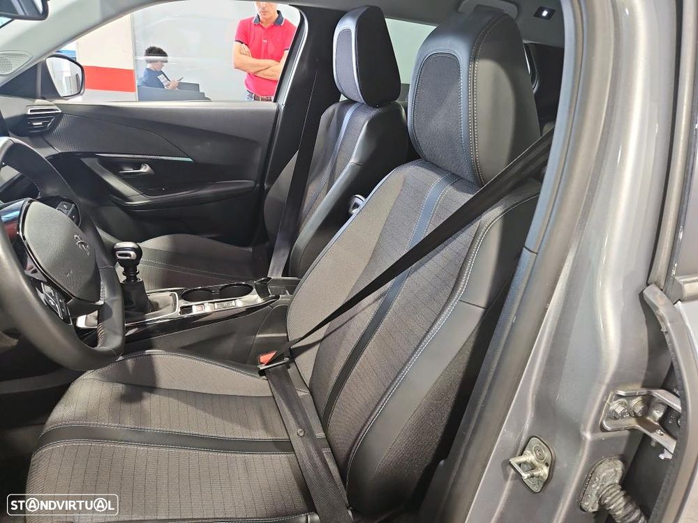 Peugeot 2008 1.2 PureTech Allure - 5