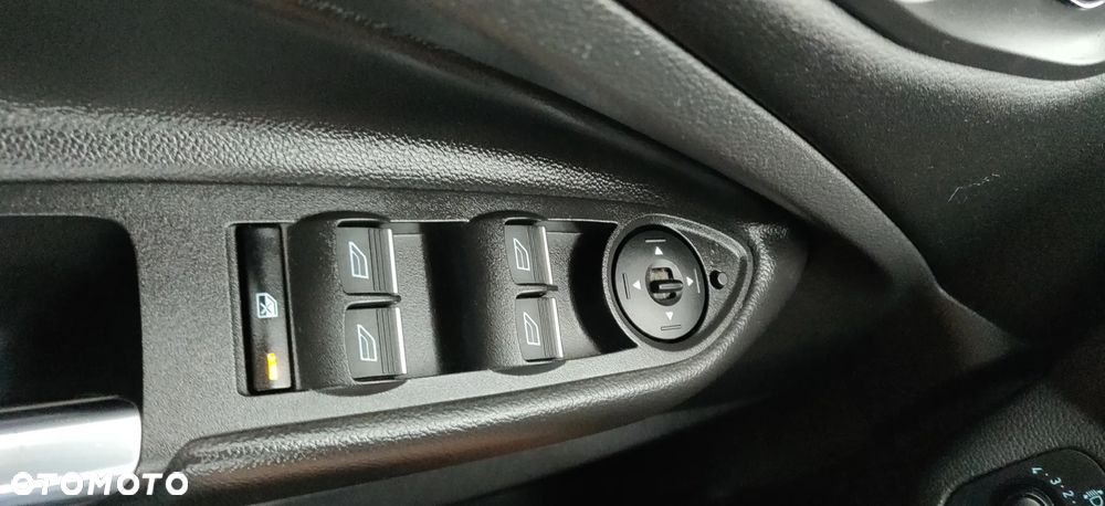Ford Kuga 1.5 EcoBoost 2x4 Titanium - 16