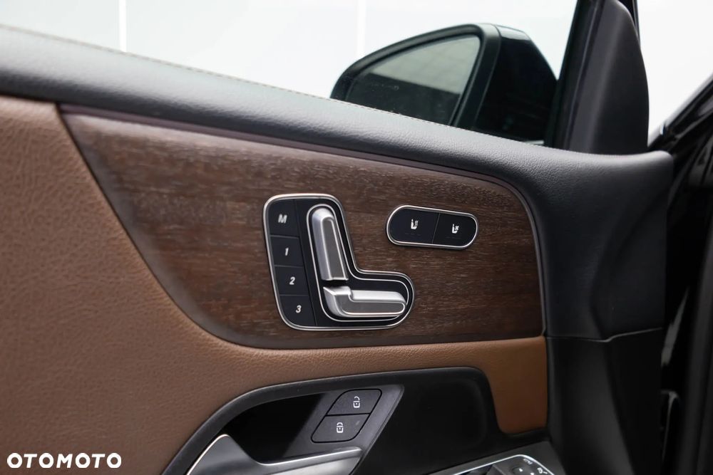 Mercedes-Benz GLB - 17