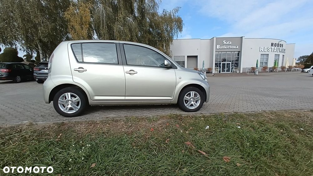 Daihatsu Sirion - 7
