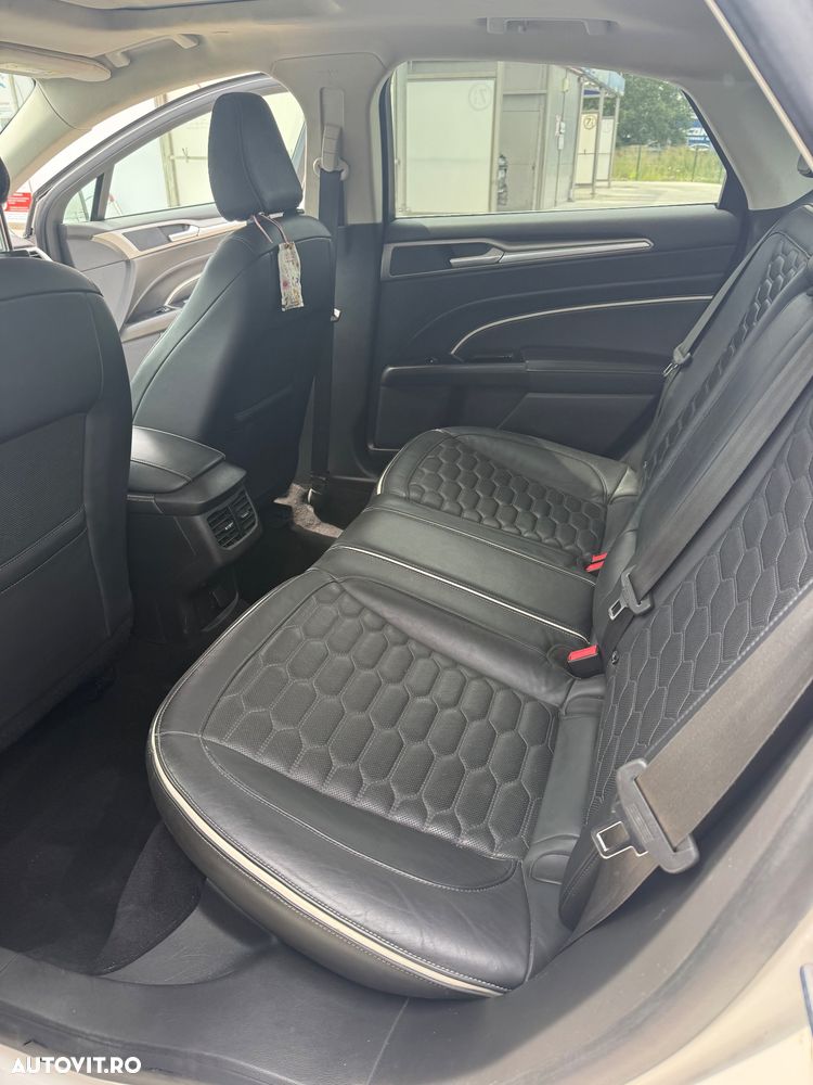 Ford Mondeo - 12