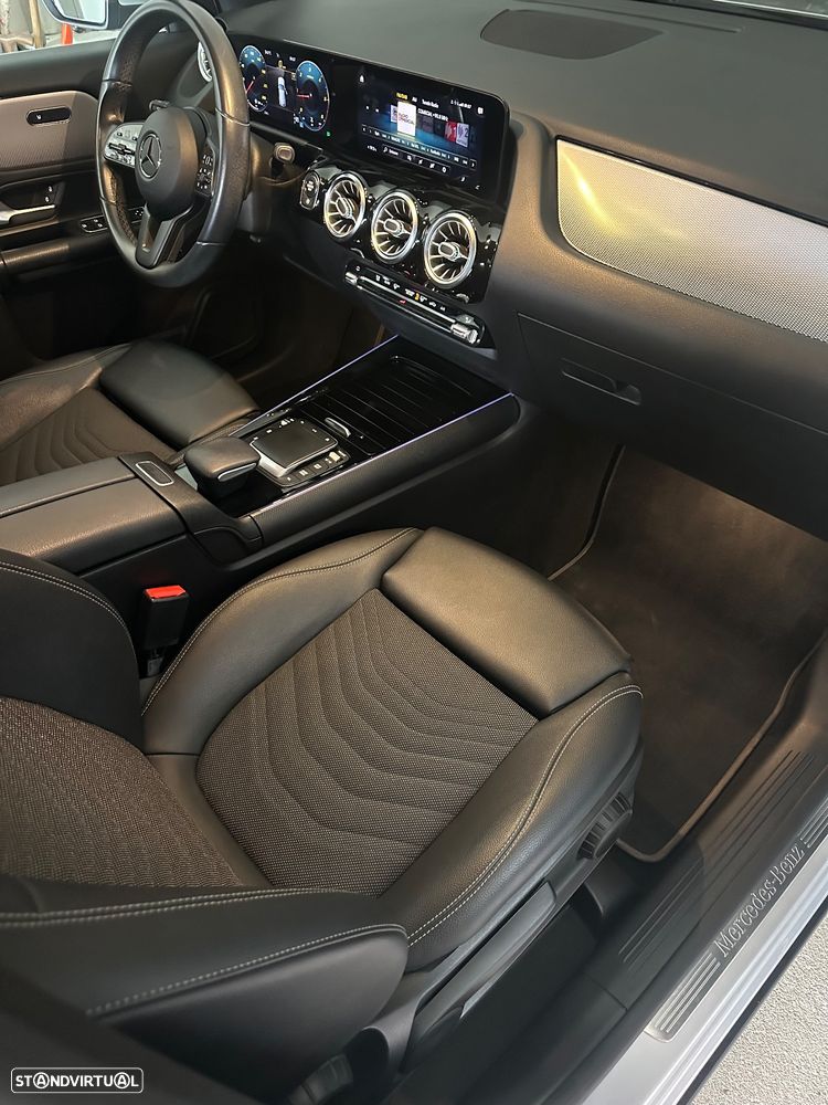 Mercedes-Benz GLA 200 d Progressive - 12