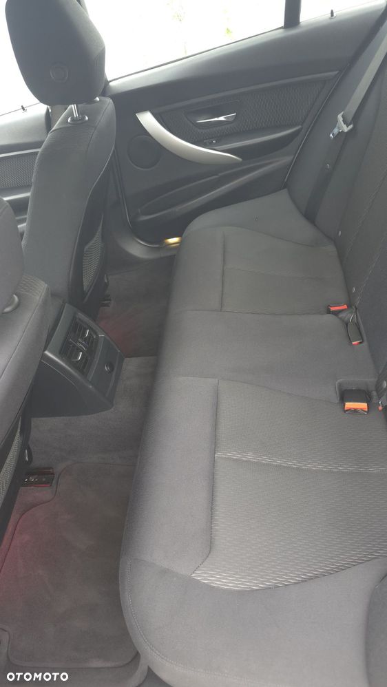 BMW Seria 3 320i Modern Line - 12