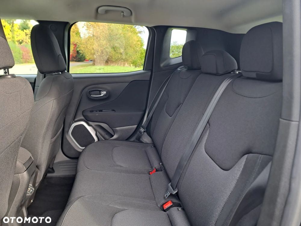 Jeep Renegade - 16