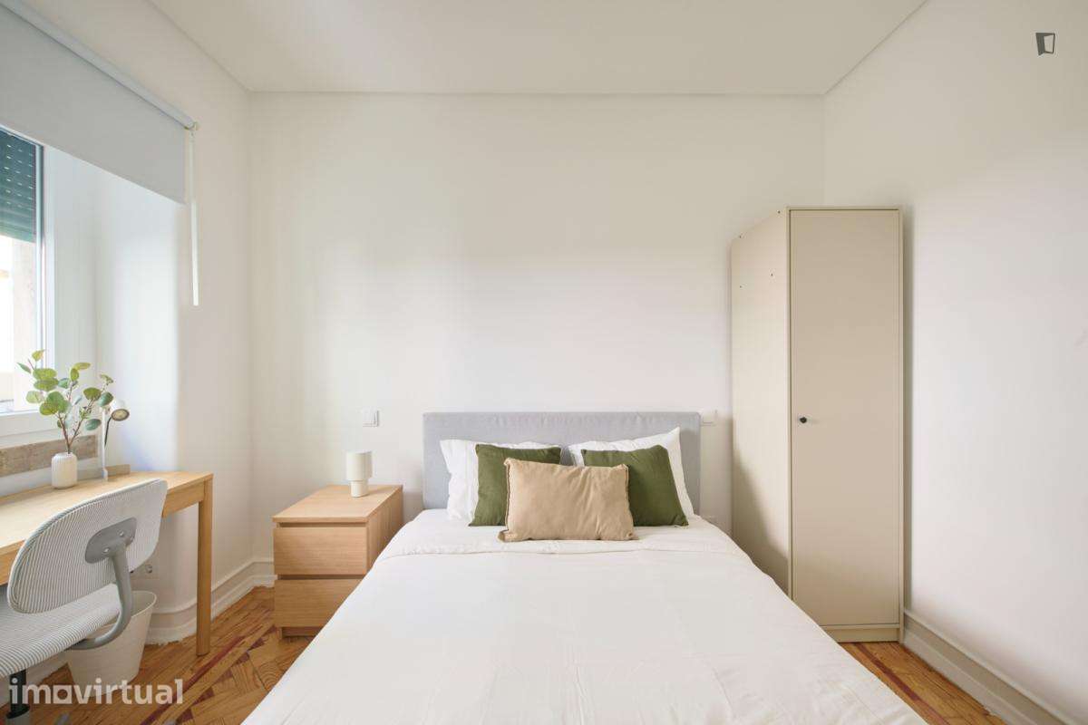Quarto - localizado em Anjos Lisbon - Grande imagem: 4/52