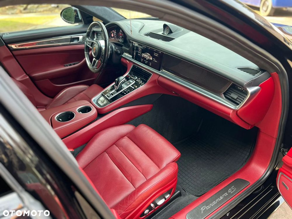 Porsche Panamera 4S - 10