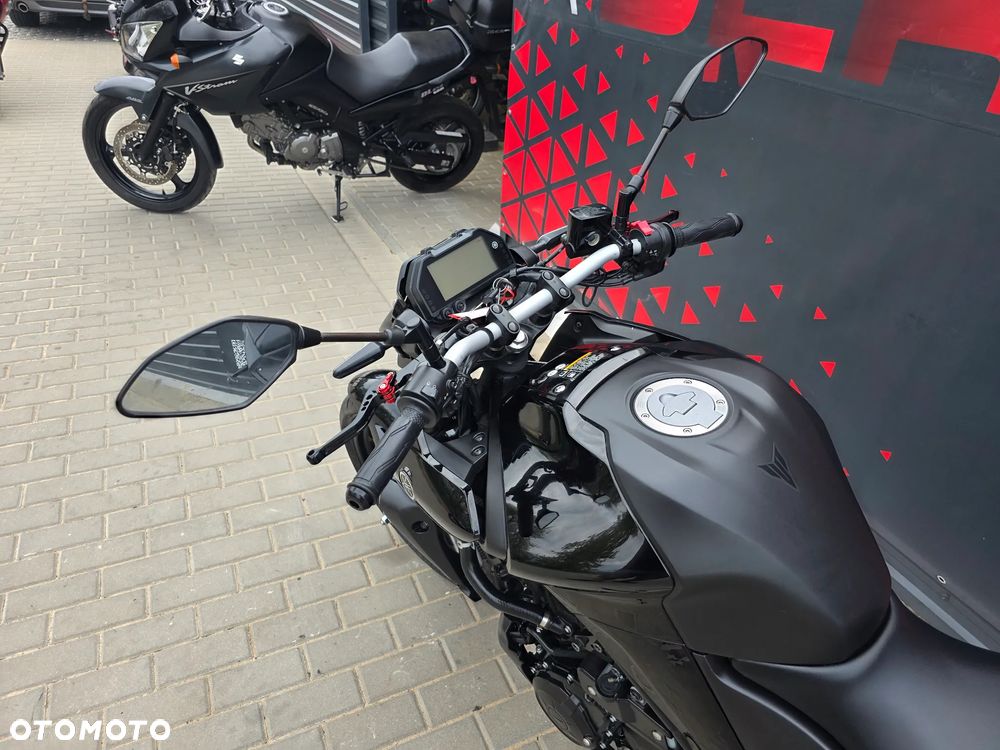 Yamaha MT - 19