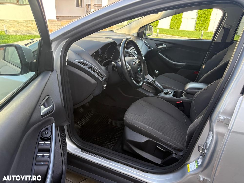 Ford Focus 1.0 EcoBoost Start-Stopp-System TITANIUM - 12