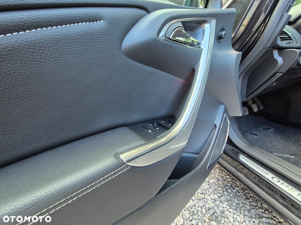 Opel Astra 1.6 Turbo Cosmo - 40