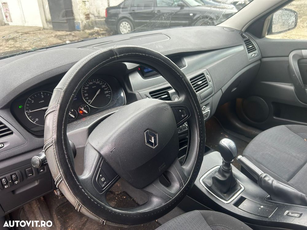 Renault Laguna ENERGY dCi 130 FAP Start-Stop Paris - 8