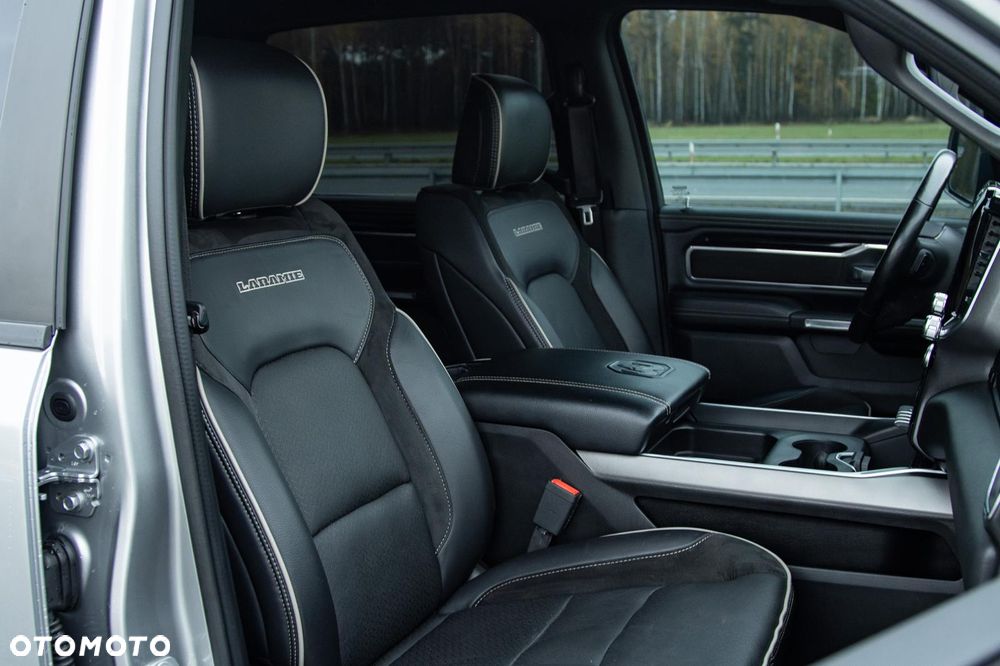 RAM 1500 5.7 Crew Cab Shortbed Laramie Black - 31