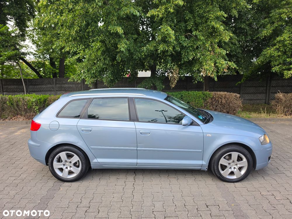 Audi A3 Sportback 1.6 FSI Ambiente - 3