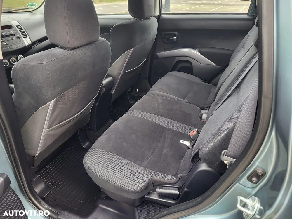 Mitsubishi Outlander - 7