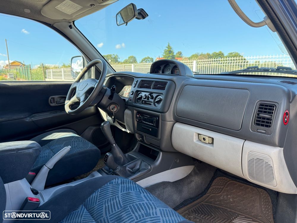Mitsubishi Pajero Sport 2.5 TD GLS - 10