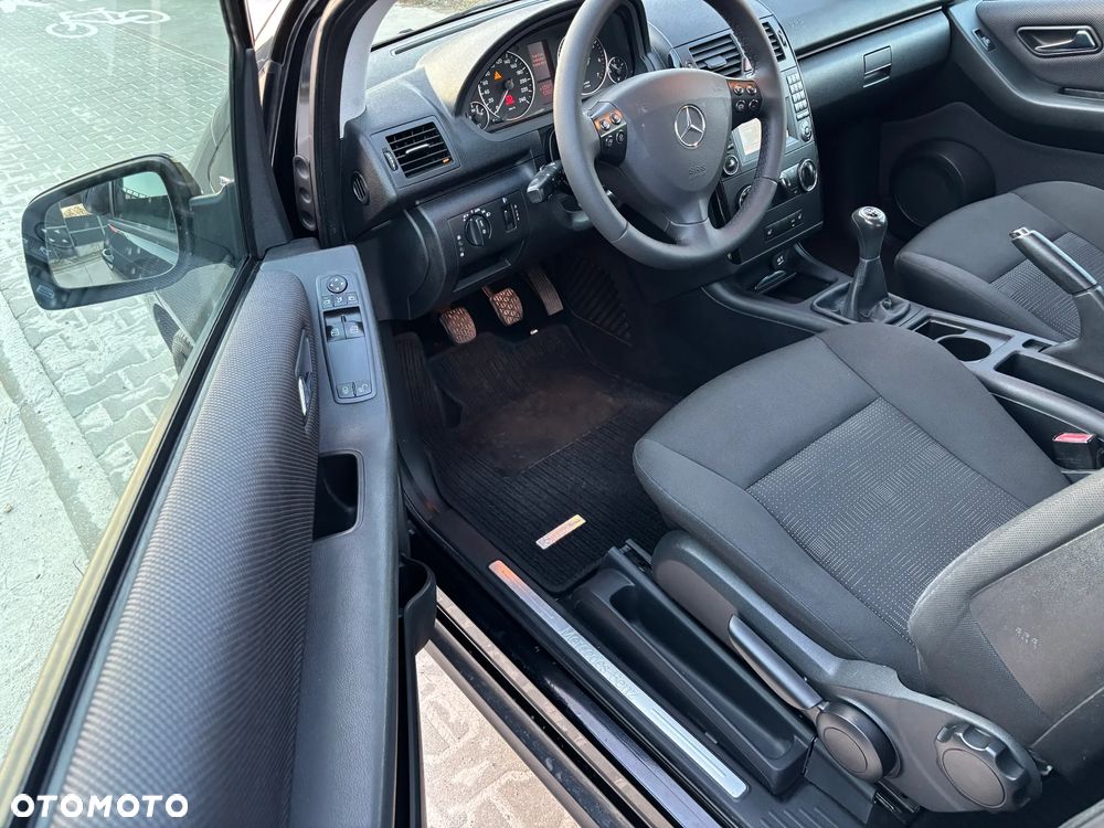 Mercedes-Benz Klasa A 160 BlueEFFICIENCY Elegance Special Edition - 21