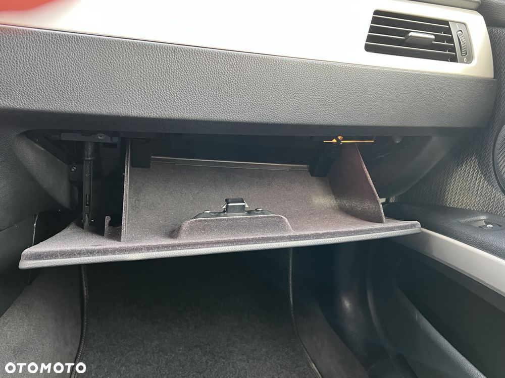 BMW Seria 3 318d - 17