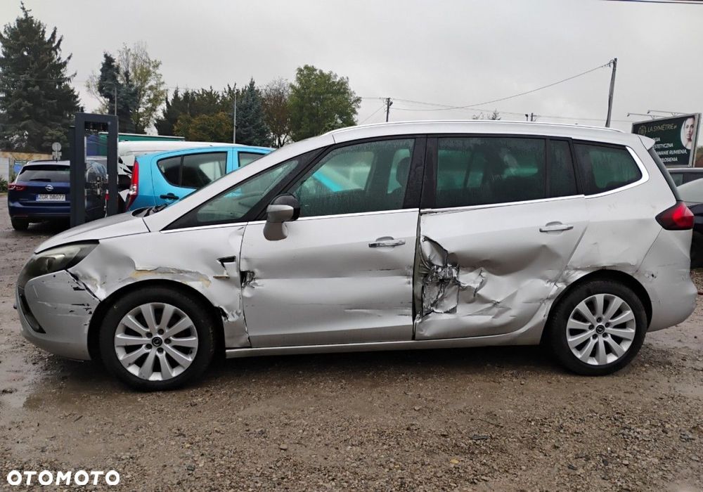 Opel Zafira - 24