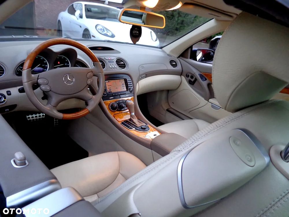 Mercedes-Benz SL - 23