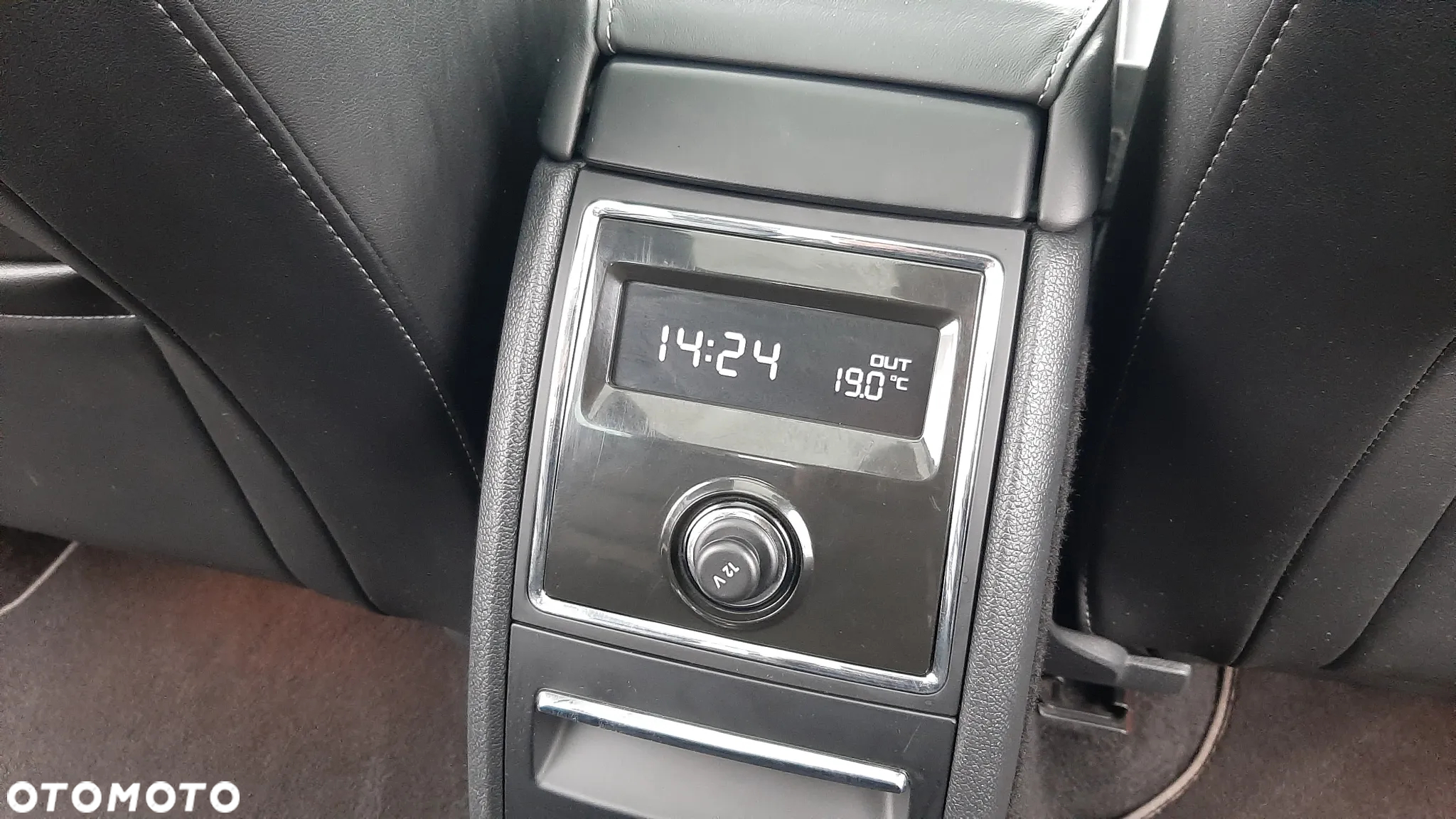 Skoda Superb 2.0 TDI Elegance DSG - 27