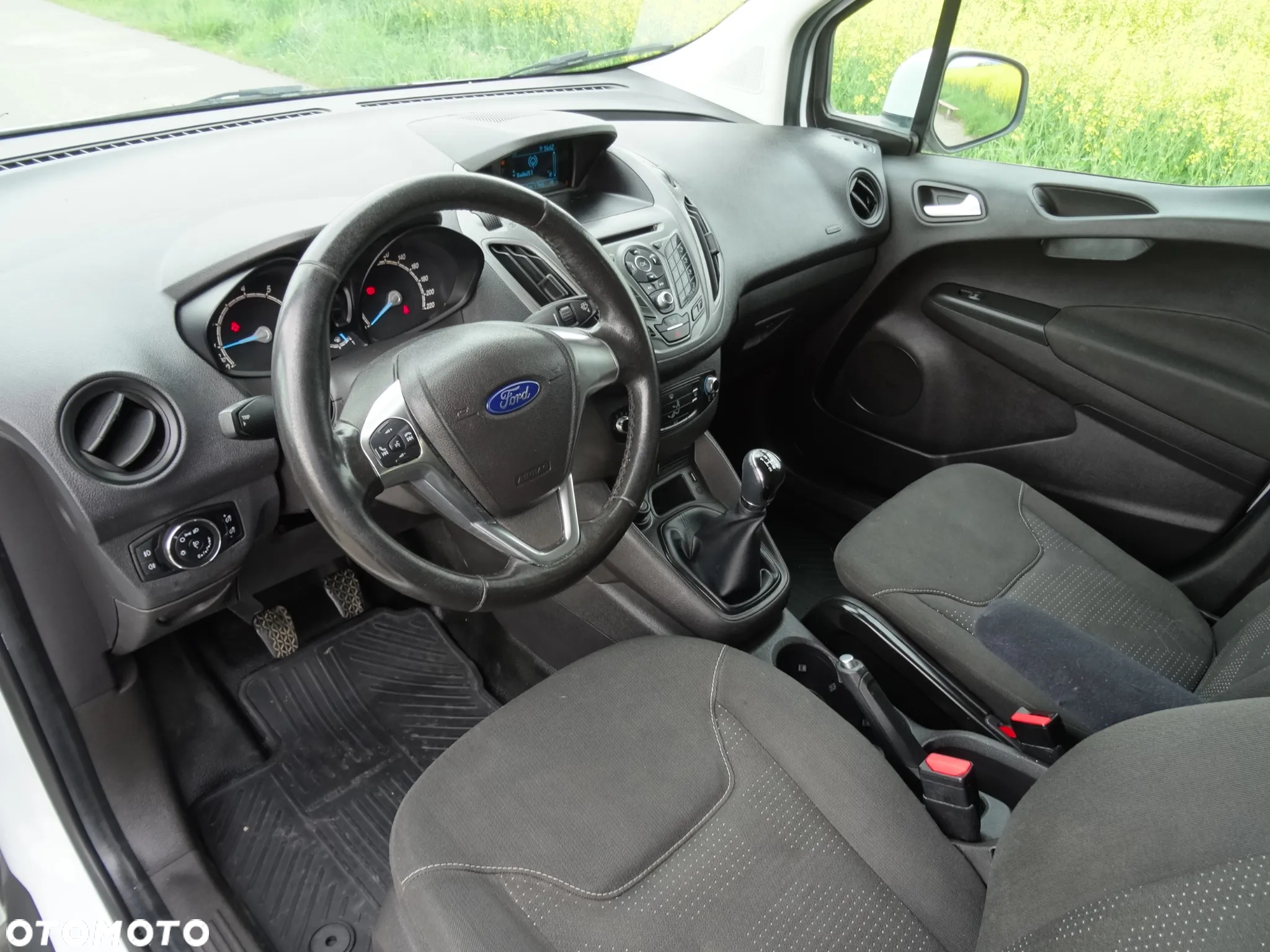 Ford Transit Courier - 9