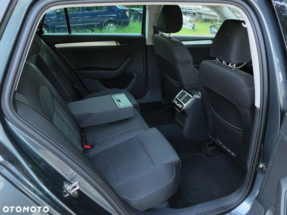 Skoda Superb 2.0 TDI DSG Ambition - 17