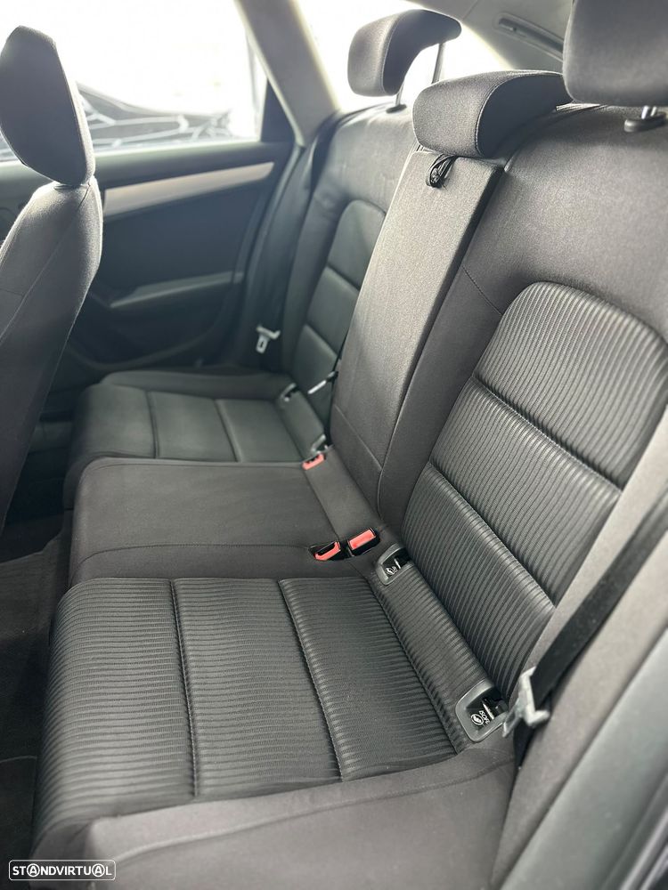 Audi A4 Avant 2.0 TDI Advance - 7