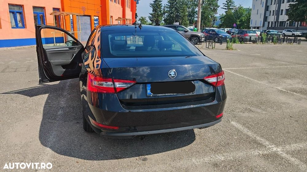 Skoda Superb 2.0 TDI Ambition - 2