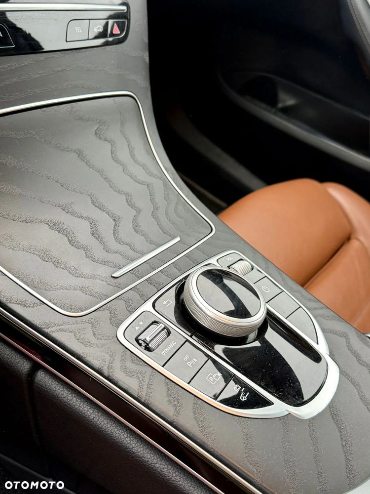 Mercedes-Benz Klasa C 300 de PHEV AMG - 18