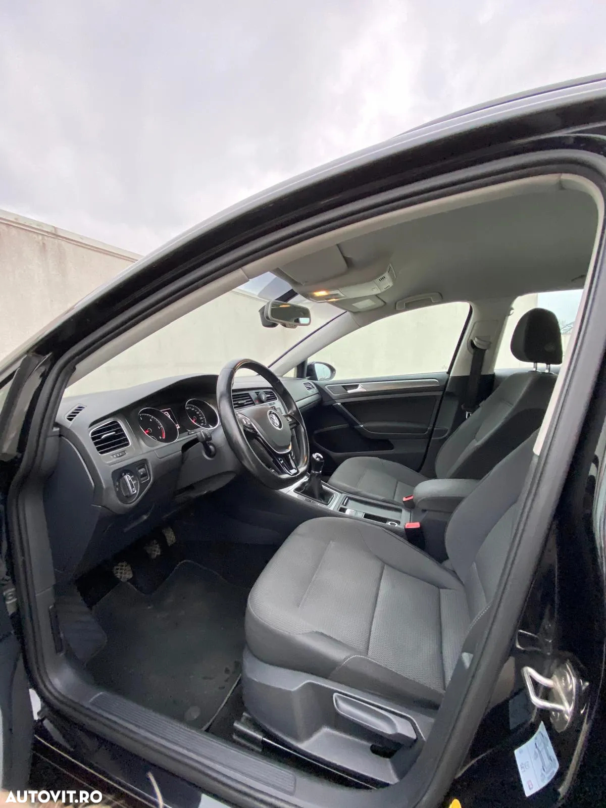 Volkswagen Golf 1.6 TDI BMT Comfortline - 9