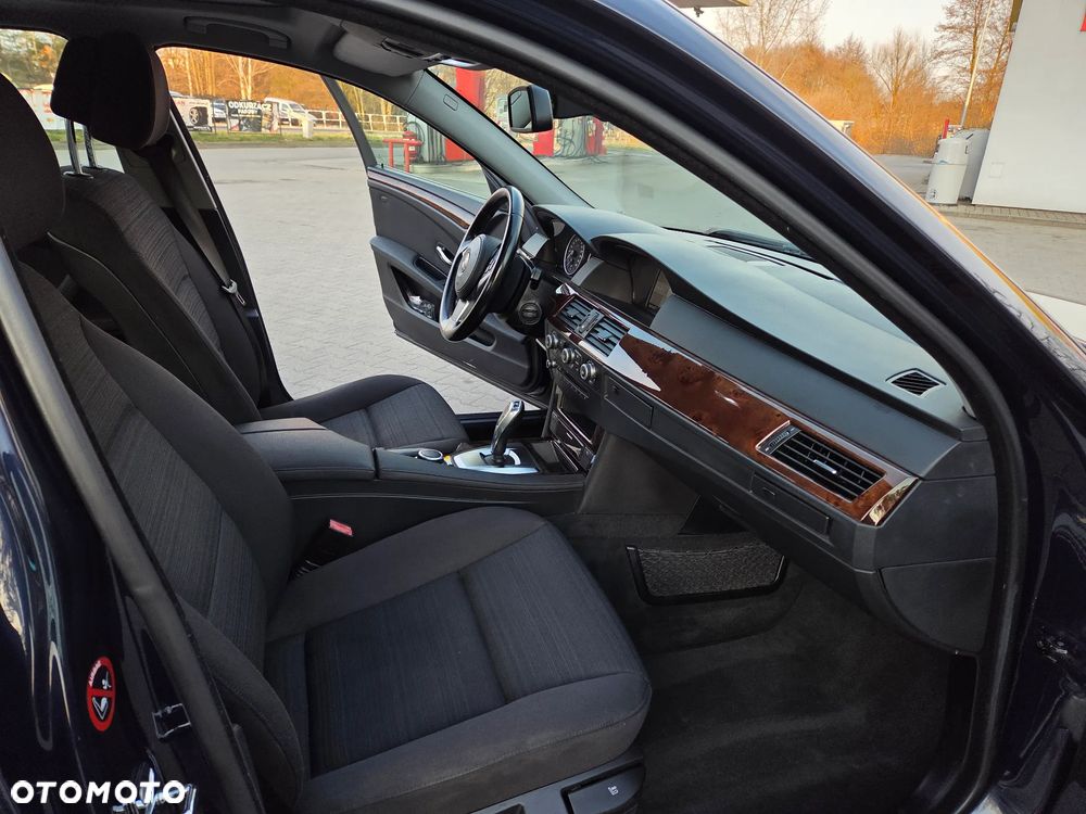 BMW Seria 5 523i - 21