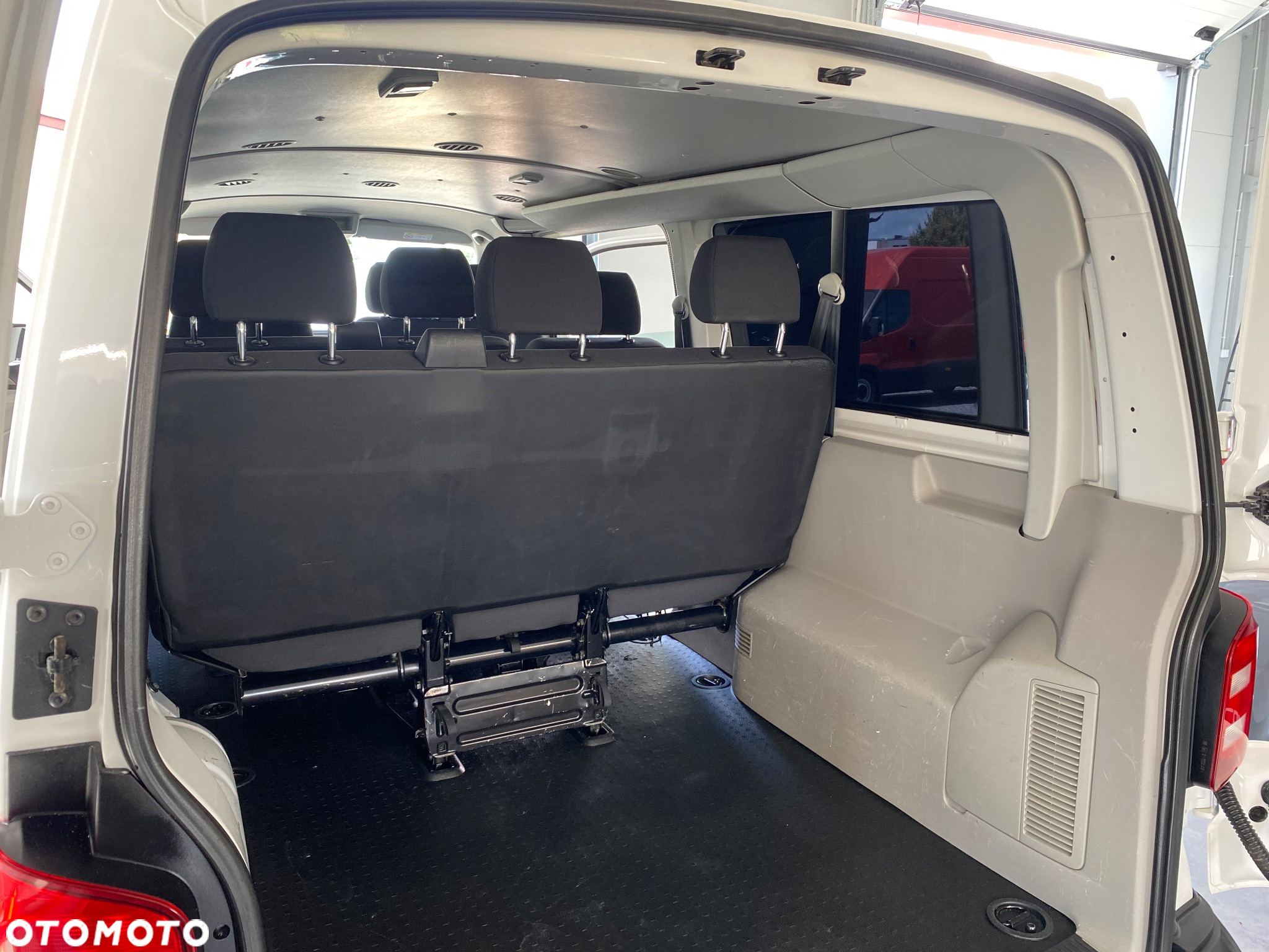 Volkswagen Transporter T6 TDI L2H2 - 16
