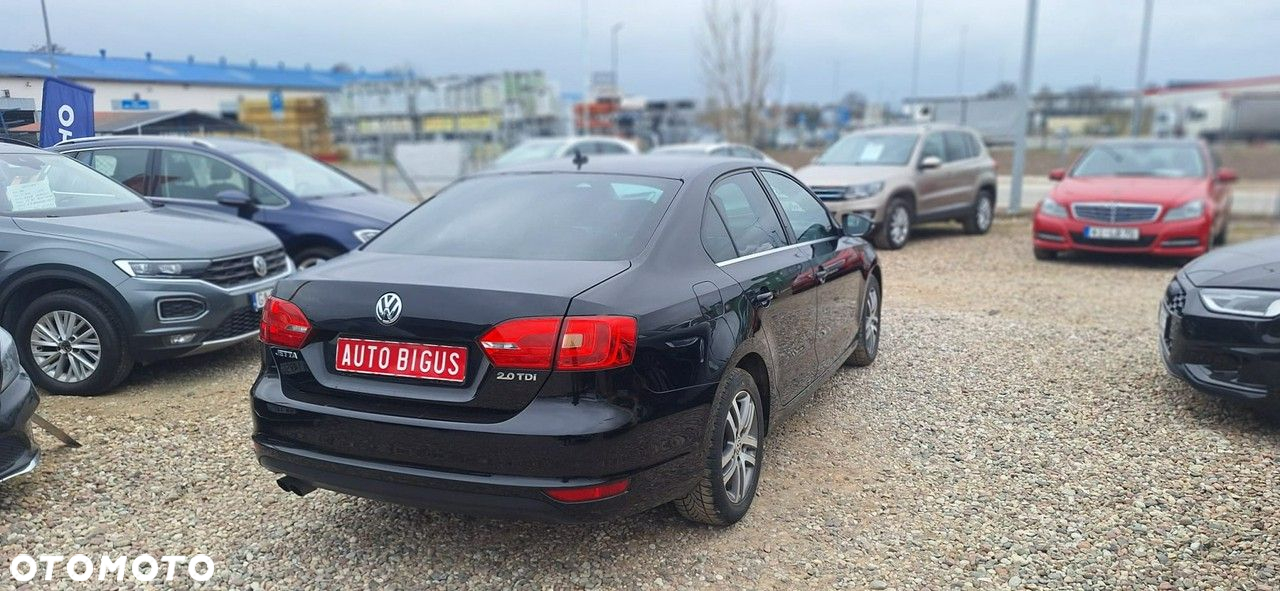 Volkswagen Jetta - 7