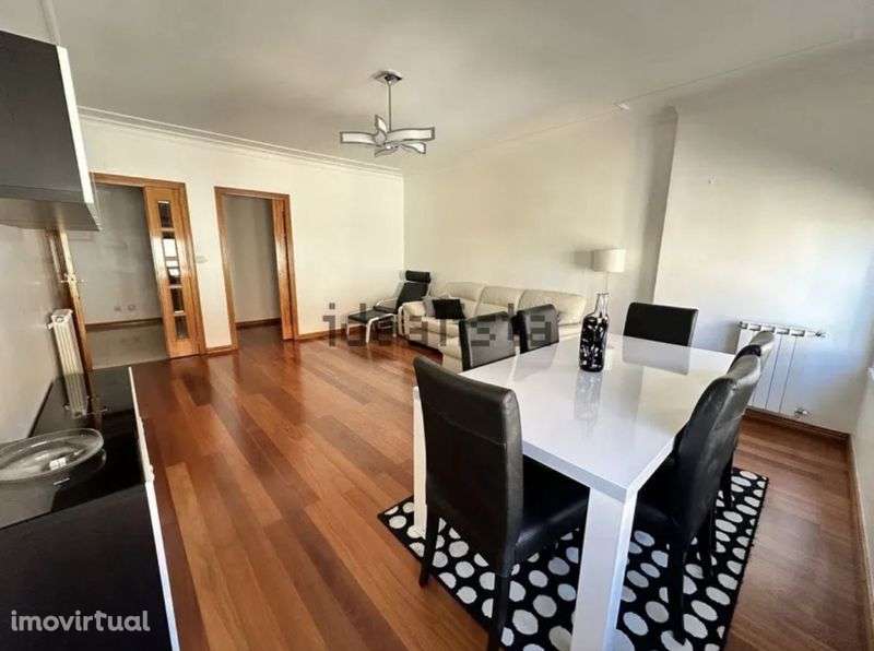 Prior Velho- T3-parqueamento e arrecadacao, cozinha equipada, suite - Grande imagem: 3/8