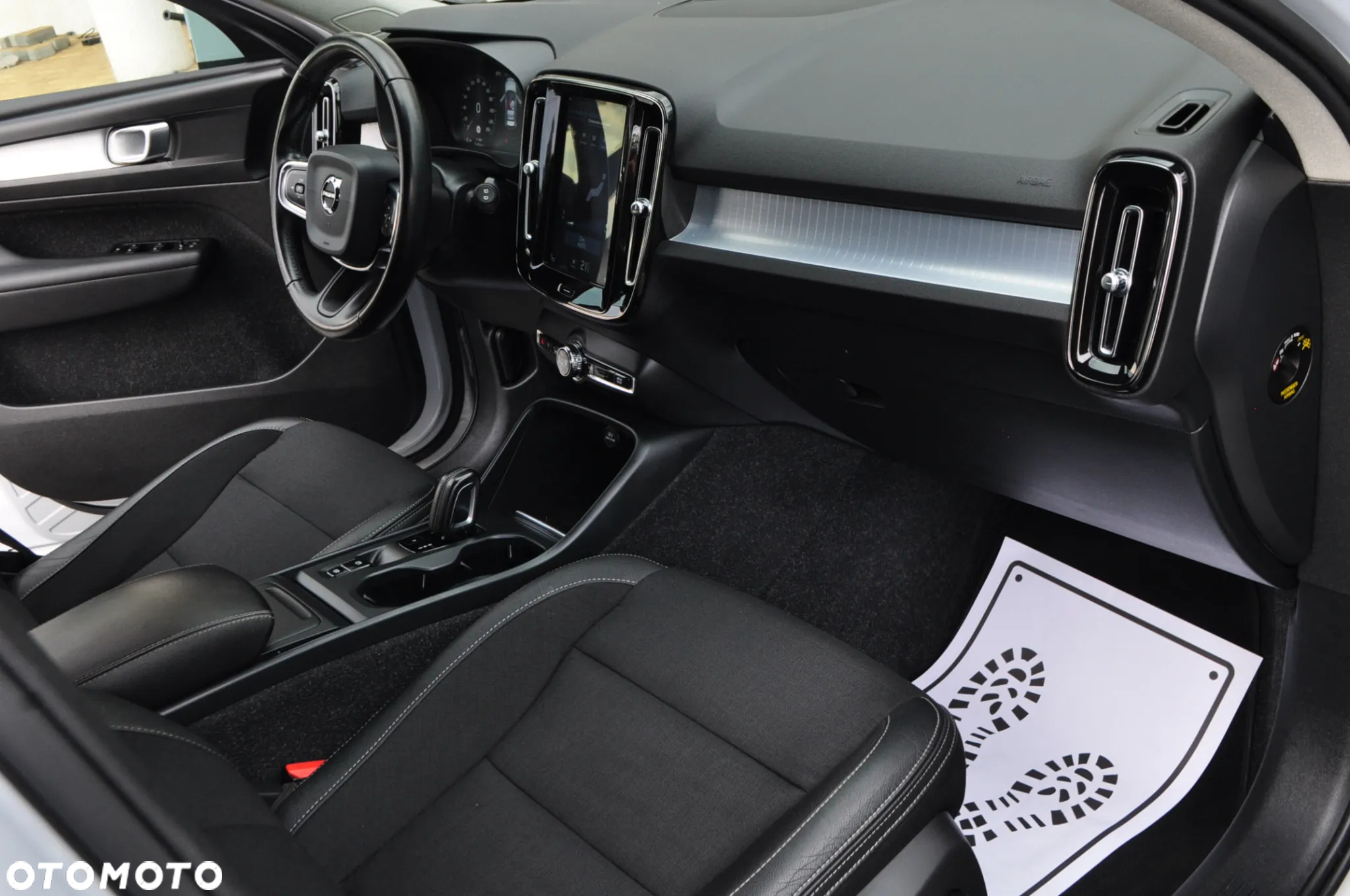 Volvo XC 40 D3 AWD Momentum Pro - 23