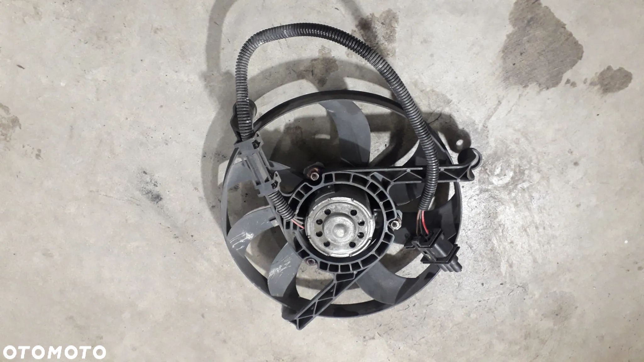 wentylator chłodnicy klimatyzacji A3 8L 1.6 lift - 1