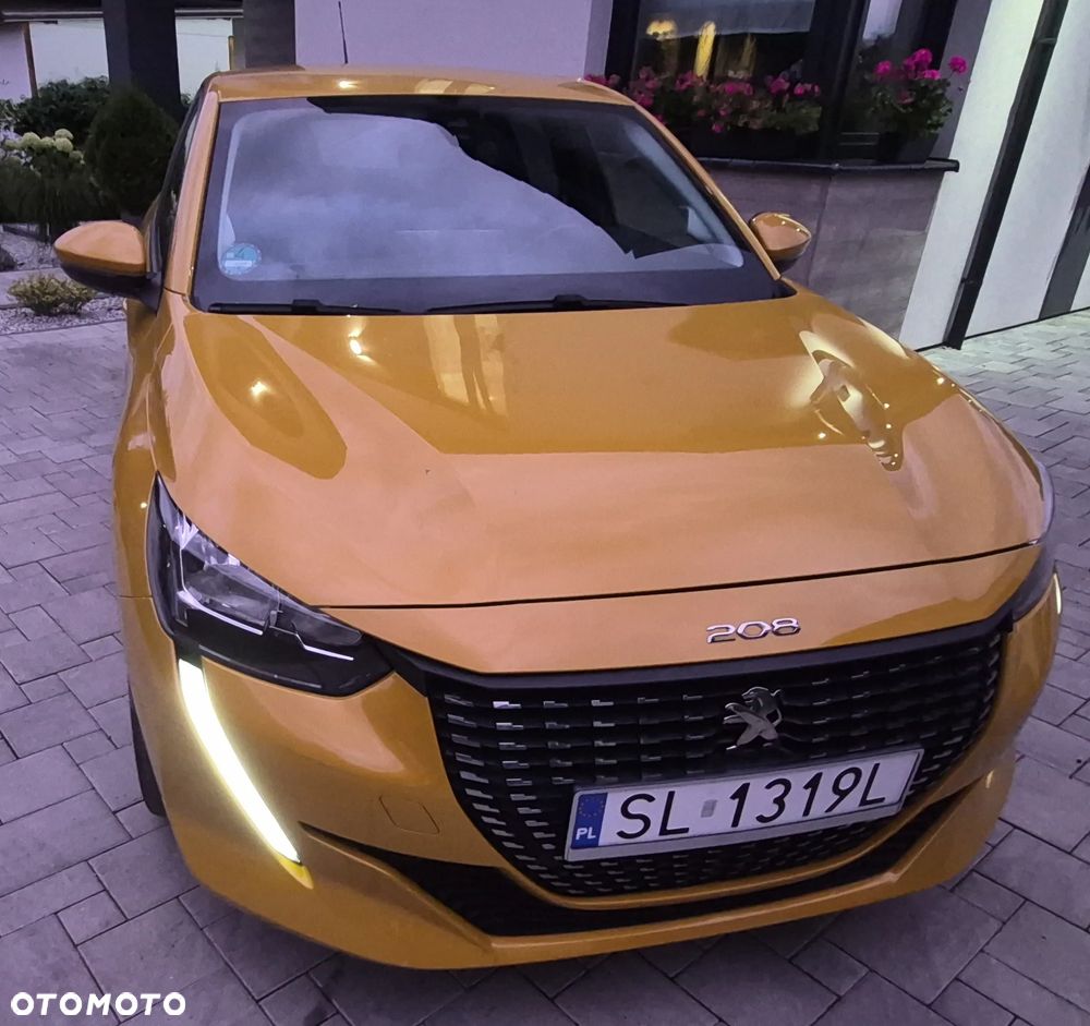 Peugeot 208 - 1