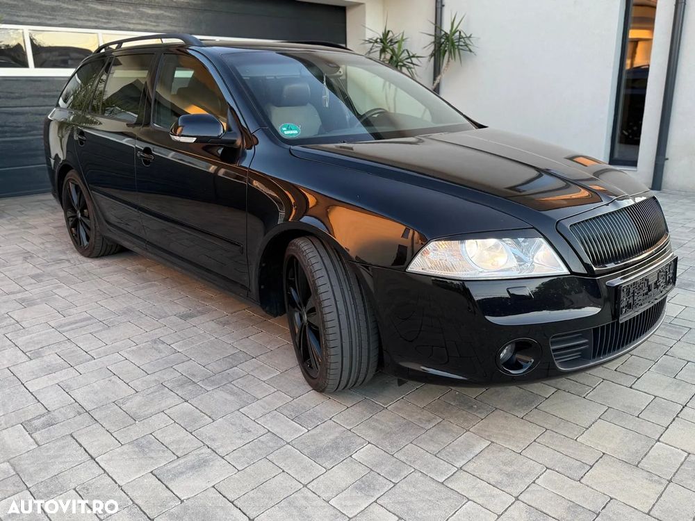 Skoda Octavia Combi 2.0 TFSI RS - 2