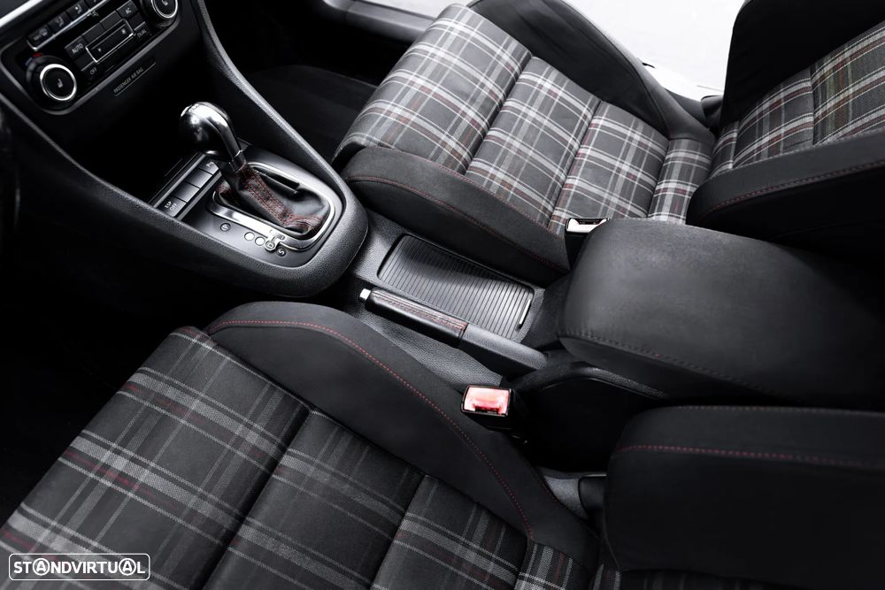 VW Golf 2.0 GTI DSG - 27