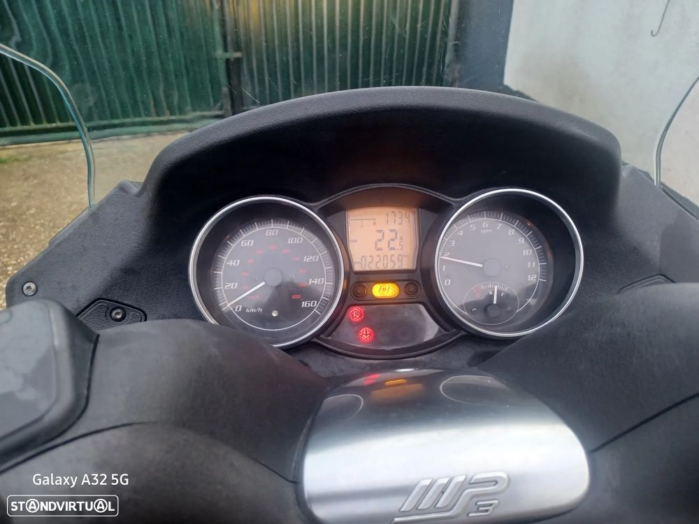 Piaggio MP3 250 i - 2