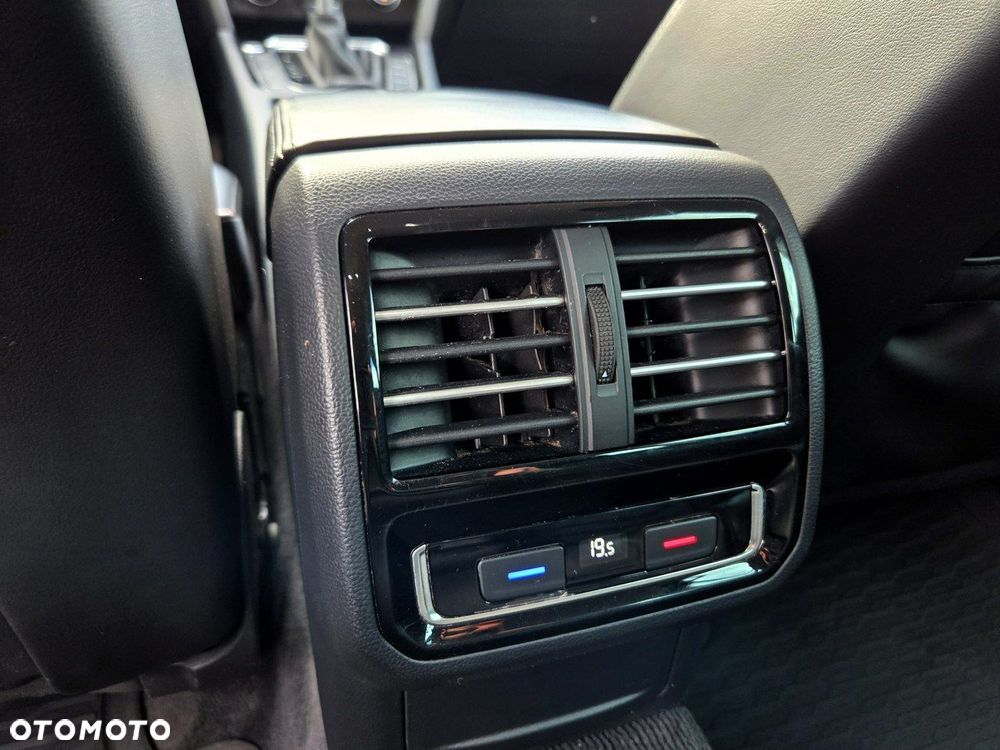 Volkswagen Passat - 23