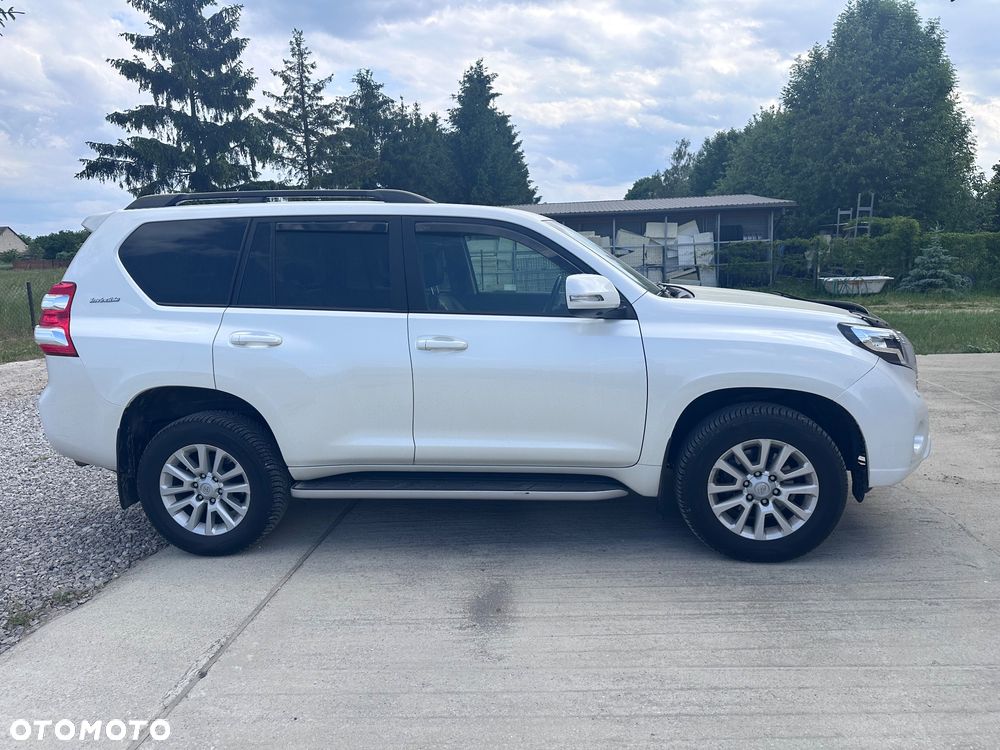 Toyota Land Cruiser LC 3.0 D-4D Invincible - 2