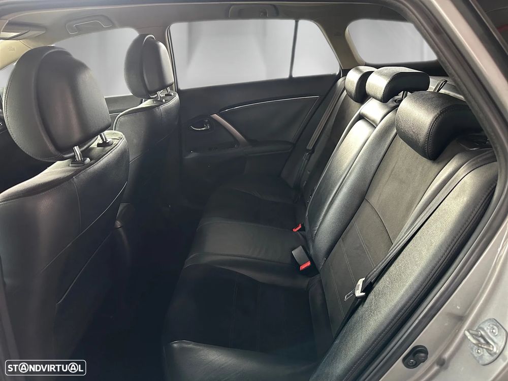 Toyota Avensis SW 2.0 D-4D Luxury+GPS - 8